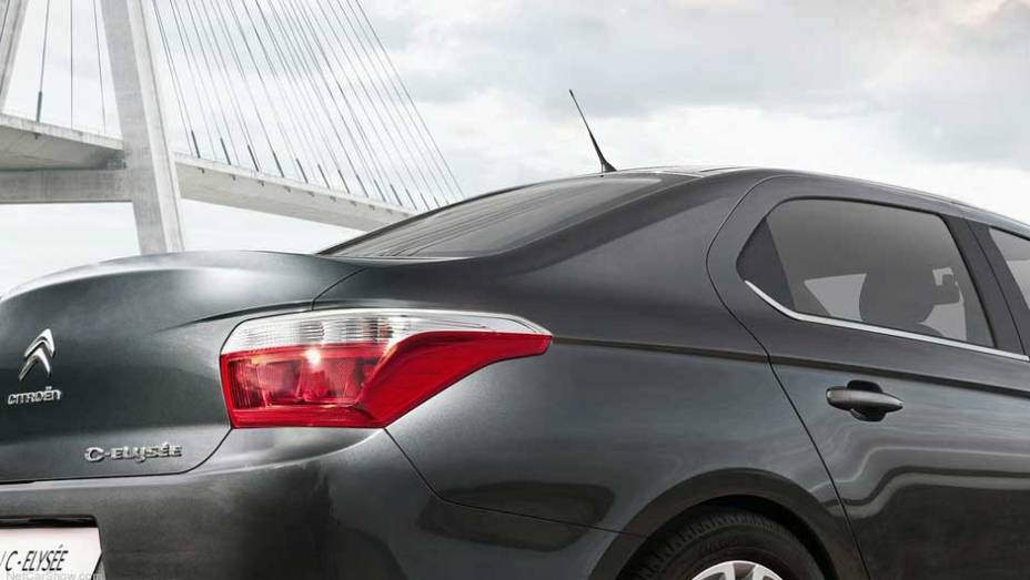 Sua apresenta&ccedil;&atilde;o oficial deve acontecer durante o Sal&atilde;o de Paris, em setembro | <a href="https://preprod.quatrorodas.abril.com.br/noticias/citroen-lanca-sedas-c4-l-c-elysee-323407_p.shtml" rel="migration">Leia mais</a>