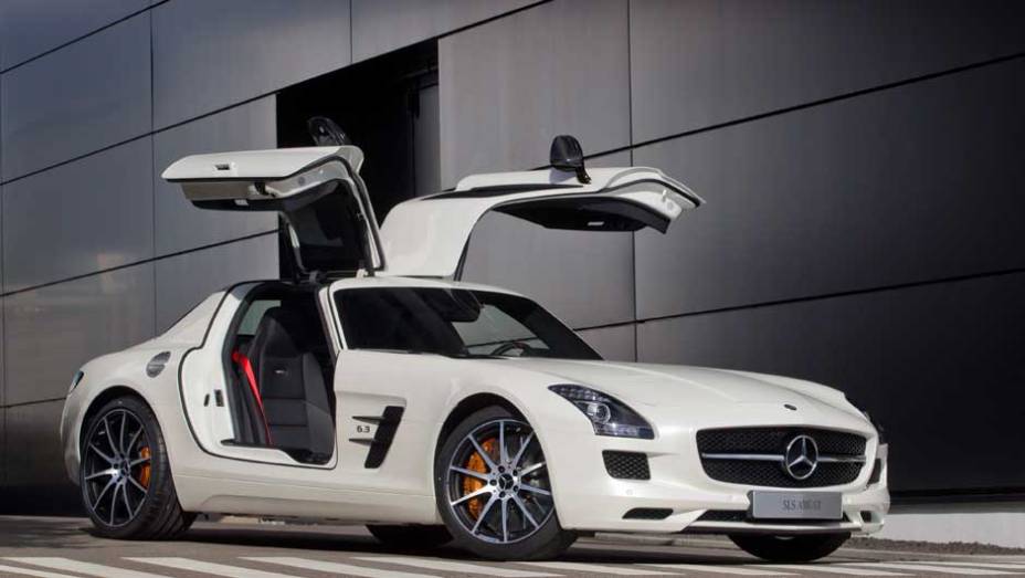 SLS AMG: primeiro projeto totalmente desenvolvido pela AMG, o belo esportivo é o sucessor virtual do SLR McLaren