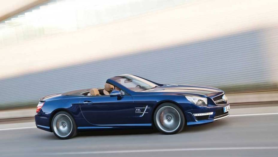 SL 65 AMG: o novíssimo roadster usa um motor 6.0 V12 de 630 cv, suficientes para levá-lo aos 200 km/h em apenas 11,8 segundos