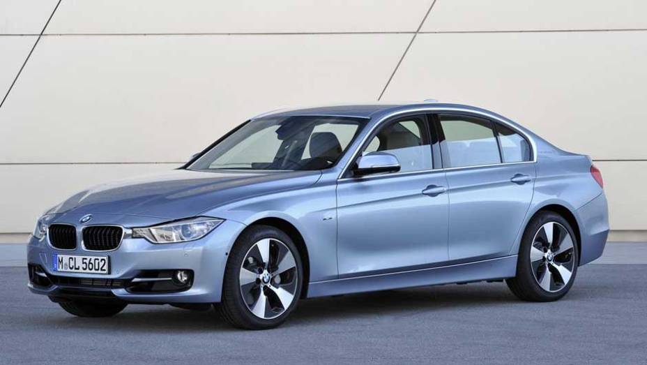 De resto, o estilo &eacute; o mesmo da rec&eacute;m-apresentada sexta gera&ccedil;&atilde;o do sed&atilde; | <a href="https://preprod.quatrorodas.abril.com.br/noticias/bmw-lanca-serie-3-activehybrid-reino-unido-324462_p.shtml" target="_blank" rel="migration">Leia mais</a>