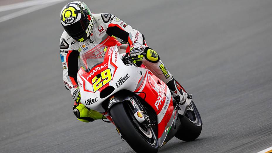 Andrea Iannone | <a href="https://preprod.quatrorodas.abril.com.br/moto/noticias/motogp-sete-vezes-marquez-790790.shtml" rel="migration">Leia mais</a>