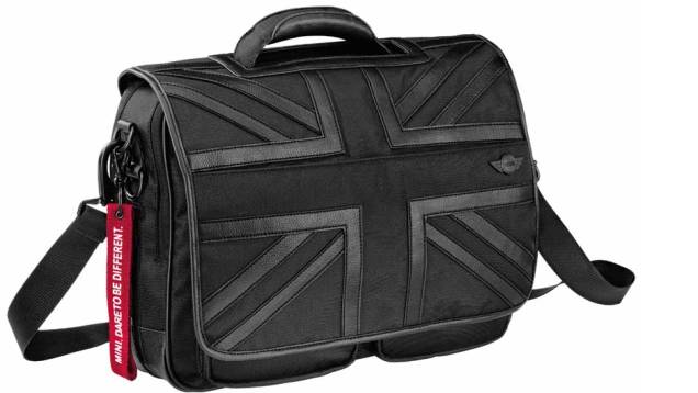 Bolsa Black Jack Briefcase: estilosa, a bolsa vendida na rede Caltabiano foi feita para pais que não abrem mão de estarem na moda e gostam da filosofia da descolada marca MINI. Preço médio: R$ 1.117,19 Bolsa Black Jack Briefcase: estilosa, a bolsa vendida na rede Caltabiano foi feita para pais que não abrem mão de estarem na moda e gostam da filosofia da descolada marca MINI. Preço médio: R$ 1.117,19