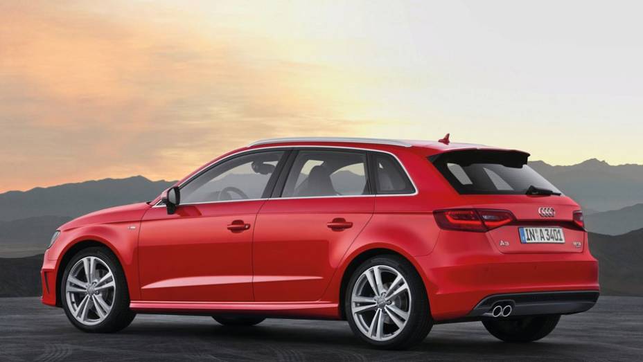 Segundo a Audi, o A3 contará com três opções de motorização no período de seu lançamento. | <a href="https://preprod.quatrorodas.abril.com.br/salao-do-automovel/2012/carros/a3-sportback-704308.shtml" rel="migration">Leia mais</a>