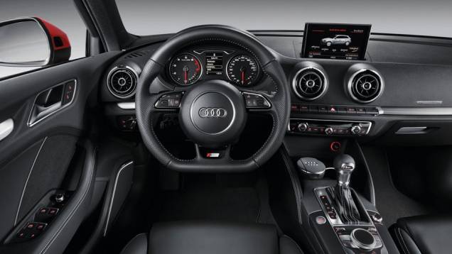 De série, todas as versõescontam com piloto automático auto adaptativo. | <a href="https://preprod.quatrorodas.abril.com.br/salao-do-automovel/2012/carros/a3-sportback-704308.shtml" rel="migration">Leia mais</a> De série, todas as versõescontam com piloto automático auto adaptativo. | <a href="https://preprod.quatrorodas.abril.com.br/salao-do-automovel/2012/carros/a3-sportback-704308.shtml" rel="migration">Leia mais</a>