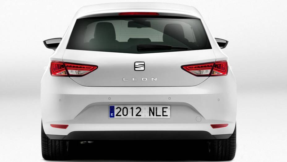 Seu porta-malas ganhou 40 litros de capacidade, totalizando 380 litros. | <a href="%20https://preprod.quatrorodas.abril.com.br/saloes/paris/2012/seat-leon-702693.shtml" rel="migration">Leia mais</a>