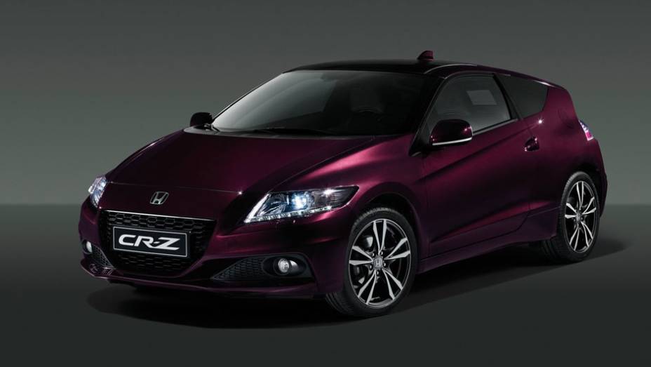 Modelo apresenta mudan&ccedil;as visuais em seu etxerior | <a href="https://preprod.quatrorodas.abril.com.br/saloes/paris/2012/honda-cr-z-703324.shtml" rel="migration">Leia mais</a>