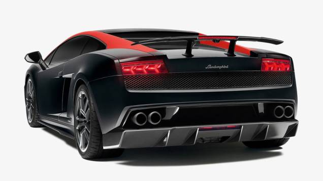 Modelo utiliza componentes de baixo peso e tem máximo rendimento | <a href="https://preprod.quatrorodas.abril.com.br/saloes/paris/2012/lamborghini-gallardo-lp-570-4-edizione-tecnica-703486.shtml" rel="migration">Leia mais</a> Modelo utiliza componentes de baixo peso e tem máximo rendimento | <a href="https://preprod.quatrorodas.abril.com.br/saloes/paris/2012/lamborghini-gallardo-lp-570-4-edizione-tecnica-703486.shtml" rel="migration">Leia mais</a>