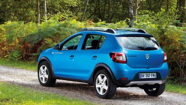 A suspensão está mais alta, enquanto as rodas são de 16 polegadas | <a href="https://preprod.quatrorodas.abril.com.br/saloes/paris/2012/sandero-stepway-703501.shtml" rel="migration">Leia mais</a> A suspensão está mais alta, enquanto as rodas são de 16 polegadas | <a href="https://preprod.quatrorodas.abril.com.br/saloes/paris/2012/sandero-stepway-703501.shtml" rel="migration">Leia mais</a>