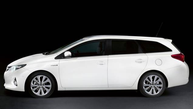 A perua tem 28 cm de comprimento a mais do que o Auris hatch | <a href="https://preprod.quatrorodas.abril.com.br/saloes/paris/2012/toyota-auris-tourer-703459.shtml" rel="migration">Leia mais</a> A perua tem 28 cm de comprimento a mais do que o Auris hatch | <a href="https://preprod.quatrorodas.abril.com.br/saloes/paris/2012/toyota-auris-tourer-703459.shtml" rel="migration">Leia mais</a>