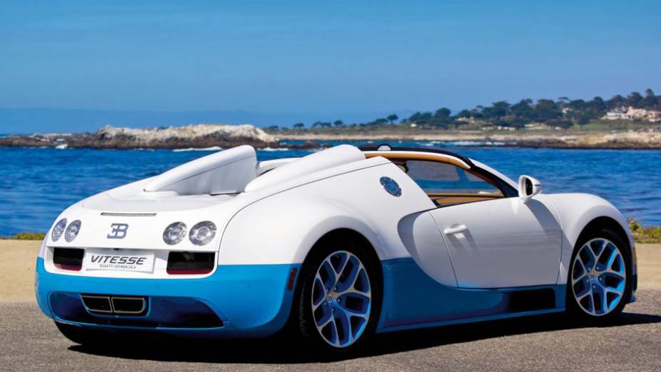 Assim, o branco predomina, mas é acompanhado por um tom azul-claro | <a href="https://preprod.quatrorodas.abril.com.br/saloes/paris/2012/bugatti-veyron-16-4-grand-sport-vitesse-special-edition-703589.shtml" rel="migration">Leia mais</a>