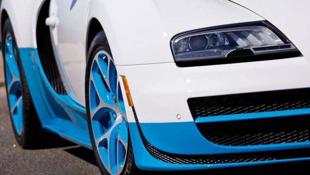 O propulsor entrega nada menos que 1.200 cavalos de potência | <a href="https://preprod.quatrorodas.abril.com.br/saloes/paris/2012/bugatti-veyron-16-4-grand-sport-vitesse-special-edition-703589.shtml" rel="migration">Leia mais</a> O propulsor entrega nada menos que 1.200 cavalos de potência | <a href="https://preprod.quatrorodas.abril.com.br/saloes/paris/2012/bugatti-veyron-16-4-grand-sport-vitesse-special-edition-703589.shtml" rel="migration">Leia mais</a>
