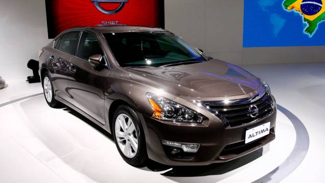 O Altima tem motor 2.5 de 182 cv de potência O Altima tem motor 2.5 de 182 cv de potência