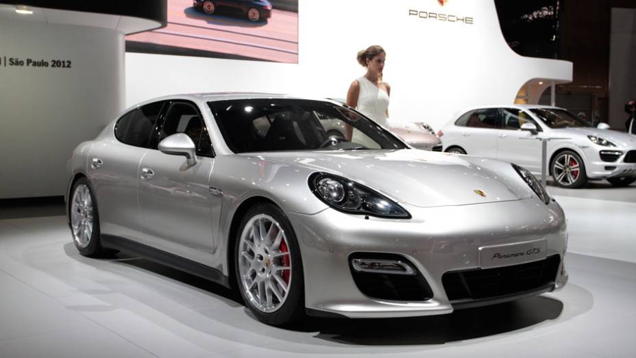 Modelo conta com freios reforçados e desenvolve mais potência <a href="https://preprod.quatrorodas.abril.com.br/salao-do-automovel/2012/carros/panamera-gts-709505.shtml" rel="migration">Leia mais</a>