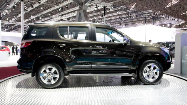 Comercializada apenas na versão topo de linha (LTZ), a novidade chega com motor 2.8 turbodiesel ou 3.6 V6 a gasolina | <a href="https://preprod.quatrorodas.abril.com.br/salao-do-automovel/2012/carros/s10-grand-blazer-704027.shtml" rel="migration">Leia mais</a> Comercializada apenas na versão topo de linha (LTZ), a novidade chega com motor 2.8 turbodiesel ou 3.6 V6 a gasolina | <a href="https://preprod.quatrorodas.abril.com.br/salao-do-automovel/2012/carros/s10-grand-blazer-704027.shtml" rel="migration">Leia mais</a>