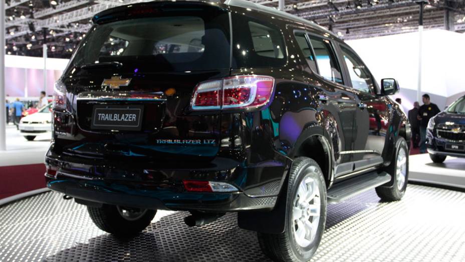 Por exemplo: controle de estabilidade, freios com sistema anti-travamento (ABS) e assist&ecirc;ncia de frenagem e controle de tra&ccedil;&atilde;o | <a href="https://preprod.quatrorodas.abril.com.br/salao-do-automovel/2012/carros/s10-grand-blazer-704027.shtml" rel="migration">Leia mais</a>