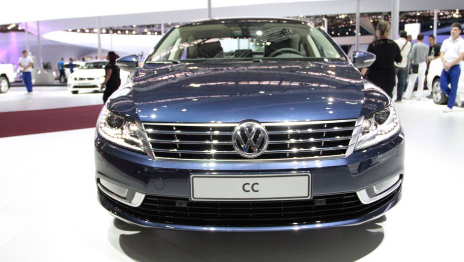A suavidade e rapidez da transmiss&atilde;o automatizada de dupla embreagem encantam | <a href="https://preprod.quatrorodas.abril.com.br/salao-do-automovel/2012/carros/cc-703952.shtml" rel="migration">Leia mais</a>