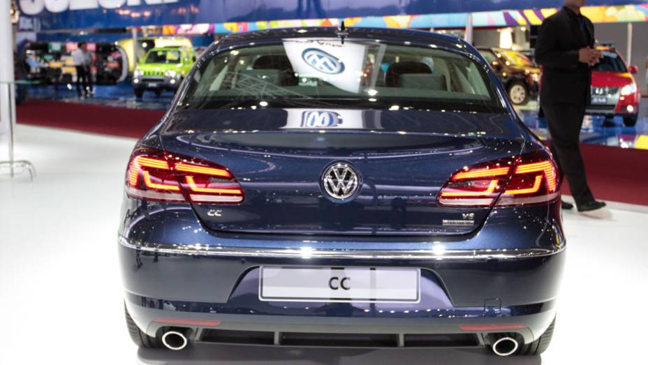 O motor agrada pela sonoridade t&iacute;pica dos seis cilindros em V | <a href="https://preprod.quatrorodas.abril.com.br/salao-do-automovel/2012/carros/cc-703952.shtml" rel="migration">Leia mais</a>