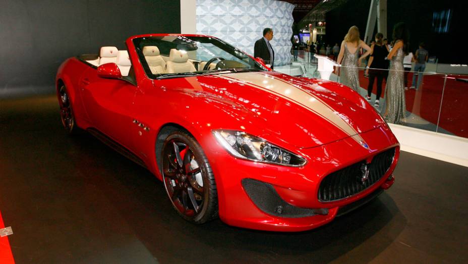 O modelo GranCabrio é o filho único da Maserati no Salão do Automóvel | <a href="https://preprod.quatrorodas.abril.com.br/salao-do-automovel/2012/carros/grancabrio-sport-710165.shtml" rel="migration">Leia mais</a>