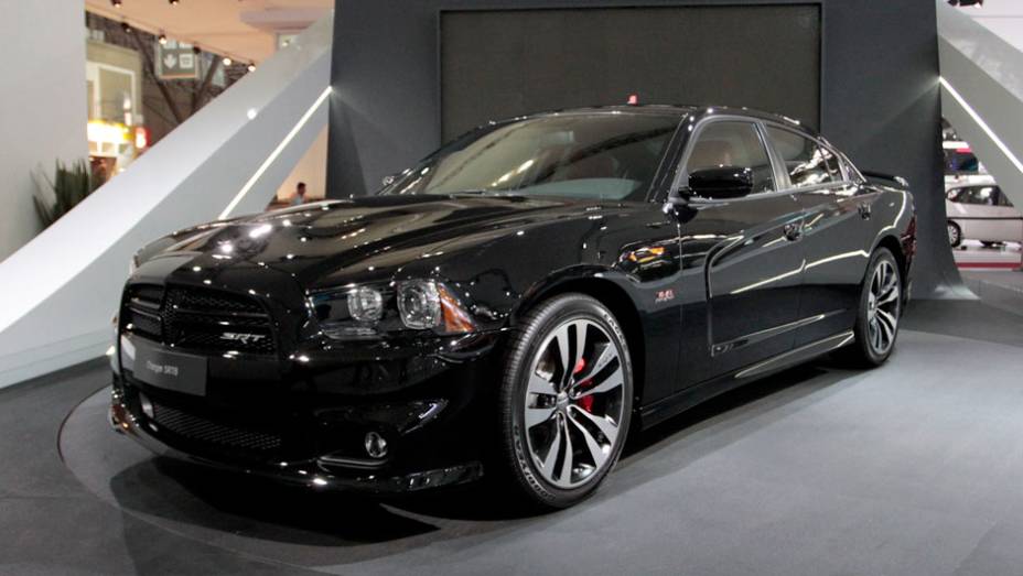 Modelo SRT8 &eacute; o suprassumo da linha Dodge SRT <a href="https://preprod.quatrorodas.abril.com.br/salao-do-automovel/2012/carros/charger-srt8-super-bee-703995.shtml" rel="migration">Leia mais</a>