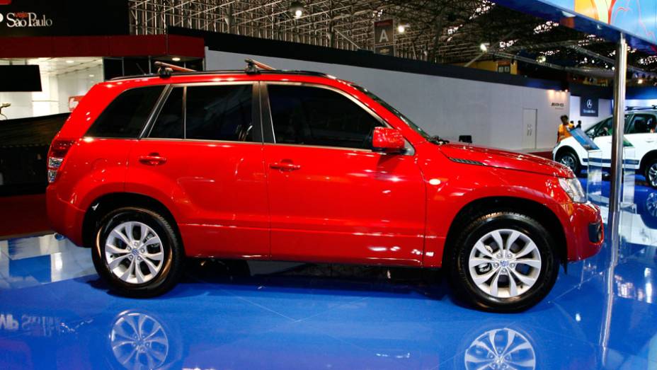 O modelo vem com poucas novidades em relação à versão anterior | <a href="https://preprod.quatrorodas.abril.com.br/salao-do-automovel/2012/carros/grand-vitara-703984.shtml" rel="migration">Leia mais</a>