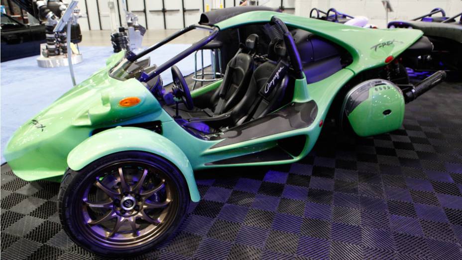 J&aacute; o T-Rex satisfaz quem busca desempenho, principalmente pelo motor Kawasaki de quatro cilindros em linha e quase 200 cv; segundo a fabricante, o T-Rex chega aos 230 km/h