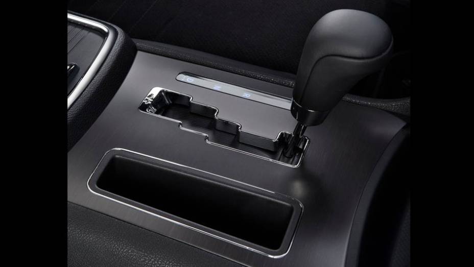 Câmbio do Charger Daytona | <a href="https://preprod.quatrorodas.abril.com.br/saloes/los-angeles/2012/dodge-charger-daytona-724025.shtml" rel="migration">Leia mais</a> Câmbio do Charger Daytona | <a href="https://preprod.quatrorodas.abril.com.br/saloes/los-angeles/2012/dodge-charger-daytona-724025.shtml" rel="migration">Leia mais</a>