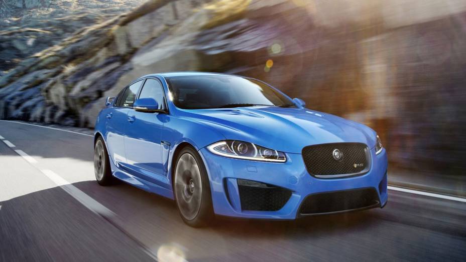 De acordo com a marca, este é o sedã mais rápido e potente já produzido por ela | <a href="https://preprod.quatrorodas.abril.com.br/saloes/los-angeles/2012/jaguar-xfr-s-724591.shtml" rel="migration">Leia mais</a>