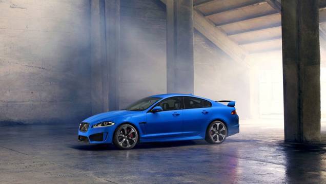 Para se ter uma ideia, o modelo utiliza motor 5.0 V8 sobrealimentado, capaz de entregar 542 cavalos de potência | <a href="https://preprod.quatrorodas.abril.com.br/saloes/los-angeles/2012/jaguar-xfr-s-724591.shtml" rel="migration">Leia mais</a> Para se ter uma ideia, o modelo utiliza motor 5.0 V8 sobrealimentado, capaz de entregar 542 cavalos de potência | <a href="https://preprod.quatrorodas.abril.com.br/saloes/los-angeles/2012/jaguar-xfr-s-724591.shtml" rel="migration">Leia mais</a>