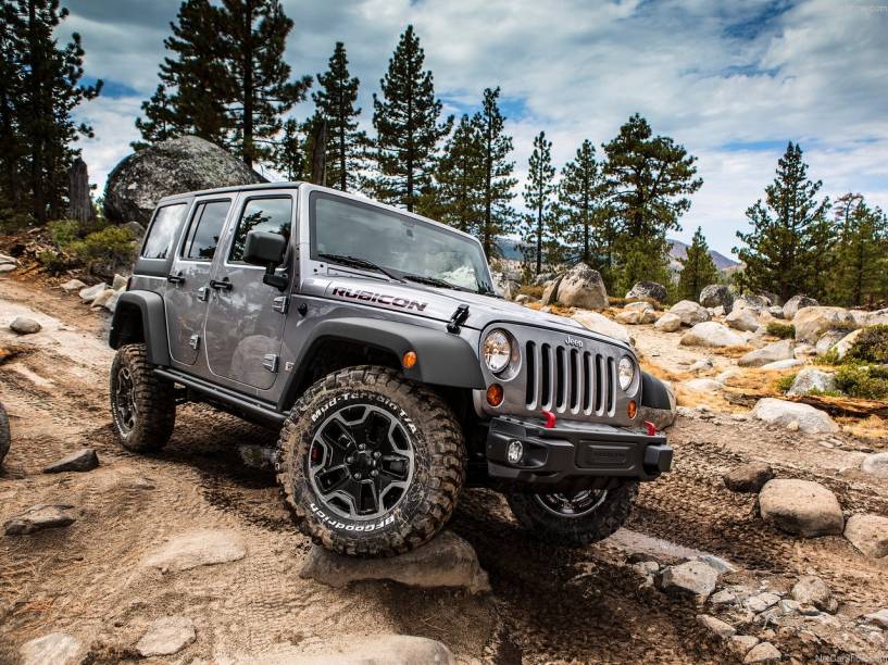 Trata-se da Rubicon 10th Anniversary, que celebra uma década de existência da versão | <a href="https://preprod.quatrorodas.abril.com.br/saloes/los-angeles/2012/jeep-wrangler-rubicon-10th-anniversary-724533.shtml" rel="migration">Leia mais</a>