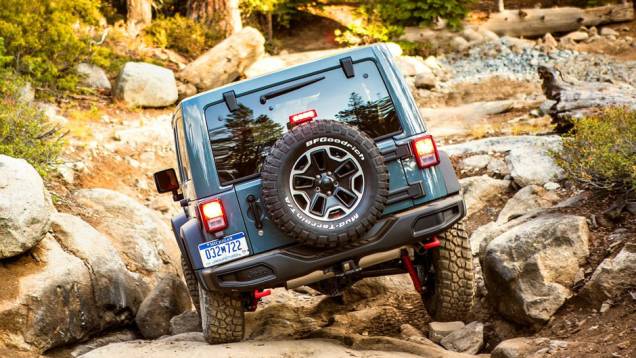 É opcional o câmbio automático de cinco marchas | <a href="https://preprod.quatrorodas.abril.com.br/saloes/los-angeles/2012/jeep-wrangler-rubicon-10th-anniversary-724533.shtml" rel="migration">Leia mais</a> É opcional o câmbio automático de cinco marchas | <a href="https://preprod.quatrorodas.abril.com.br/saloes/los-angeles/2012/jeep-wrangler-rubicon-10th-anniversary-724533.shtml" rel="migration">Leia mais</a>
