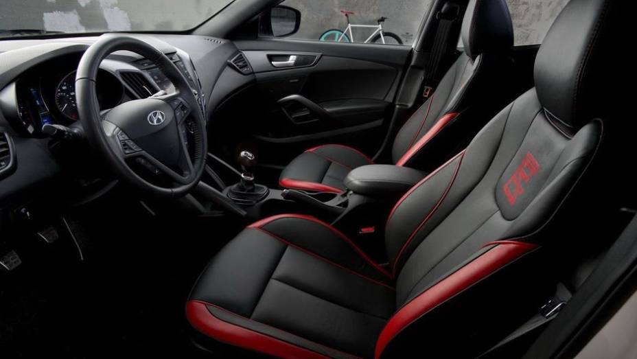 Hyundai Veloster C3 Roll Top | <a href="https://preprod.quatrorodas.abril.com.br/saloes/los-angeles/2012/hyundai-veloster-c3-roll-top-concept-724675.shtml" rel="migration">Leia mais</a>