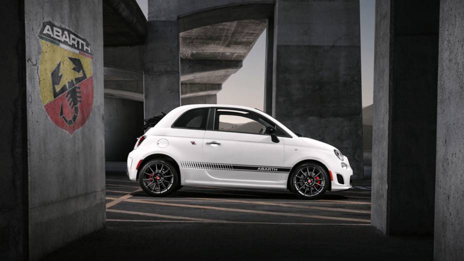 Fiat 500C Abarth | <a href="https://preprod.quatrorodas.abril.com.br/saloes/los-angeles/2012/fiat-tera-tres-novidades-los-angeles-724666.shtml" rel="migration">Leia mais</a>