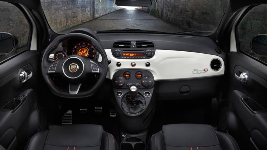 Fiat 500C Abarth | <a href="https://preprod.quatrorodas.abril.com.br/saloes/los-angeles/2012/fiat-tera-tres-novidades-los-angeles-724666.shtml" rel="migration">Leia mais</a>