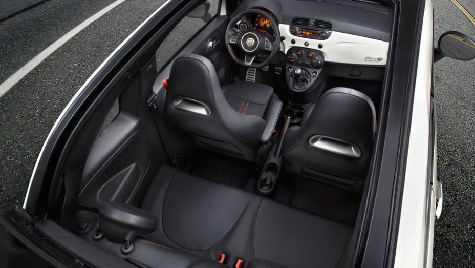 Fiat 500C Abarth | <a href="https://preprod.quatrorodas.abril.com.br/saloes/los-angeles/2012/fiat-tera-tres-novidades-los-angeles-724666.shtml" rel="migration">Leia mais</a>