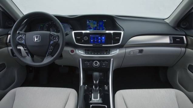 Com ambos funcionando em conjunto, a potência total do carro chega a 196 cv. A bateria utilizada é de 6,7 kWh | <a href="%20https://preprod.quatrorodas.abril.com.br/saloes/los-angeles/2012/honda-accord-phev-724965.shtml" rel="migration">Leia mais</a> Com ambos funcionando em conjunto, a potência total do carro chega a 196 cv. A bateria utilizada é de 6,7 kWh | <a href="%20https://preprod.quatrorodas.abril.com.br/saloes/los-angeles/2012/honda-accord-phev-724965.shtml" rel="migration">Leia mais</a>