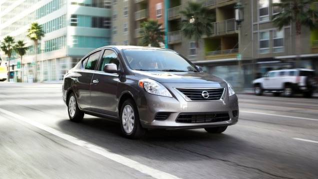 Amargando a última colocação, com apenas 49% de chance de nova compra por parte de seus proprietários, está o Nissan Versa. Amargando a última colocação, com apenas 49% de chance de nova compra por parte de seus proprietários, está o Nissan Versa.