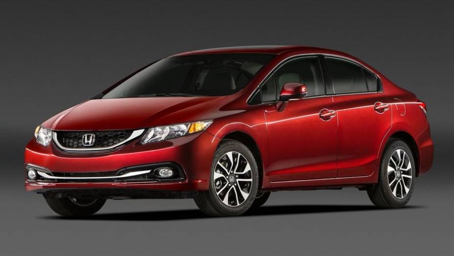 A Honda resolveu se mexer para resgatar a imagem positiva de um de seus mais conhecidos carros, o sedã Civic. No Salão de Los Angeles de 2012, a marca japonesa apresenta o modelo 2013 do carro | <a href="https://preprod.quatrorodas.abril.com.br/saloes/los-angeles/" rel="migration"></a>