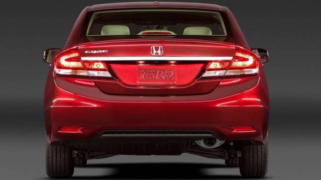 Ainda há versões movidas a gás natural (110 cv), híbrida (110 cv) e, no caso do Civic Si, de performance (201 cv) | <a href="https://preprod.quatrorodas.abril.com.br/saloes/los-angeles/2012/honda-civic-2013-724902.shtml" rel="migration">Leia mais</a> Ainda há versões movidas a gás natural (110 cv), híbrida (110 cv) e, no caso do Civic Si, de performance (201 cv) | <a href="https://preprod.quatrorodas.abril.com.br/saloes/los-angeles/2012/honda-civic-2013-724902.shtml" rel="migration">Leia mais</a>