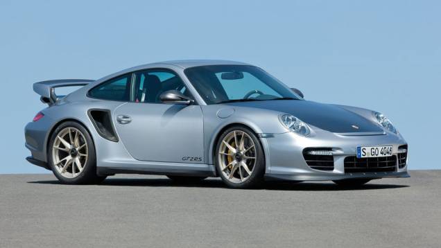 10º: Porsche 911 GT2 RS | Valor do IPVA 2013: R$ 54.356 | Valor venal, segundo tabela Fipe: R$ 1.358.904 | Ano de fabricação: 2011 | O carro que esse IPVA pagaria: Smart (MB) Fortwo Coupe Passion, motor 1.0 turbo (R$ 49.900) 10º: Porsche 911 GT2 RS | Valor do IPVA 2013: R$ 54.356 | Valor venal, segundo tabela Fipe: R$ 1.358.904 | Ano de fabricação: 2011 | O carro que esse IPVA pagaria: Smart (MB) Fortwo Coupe Passion, motor 1.0 turbo (R$ 49.900)