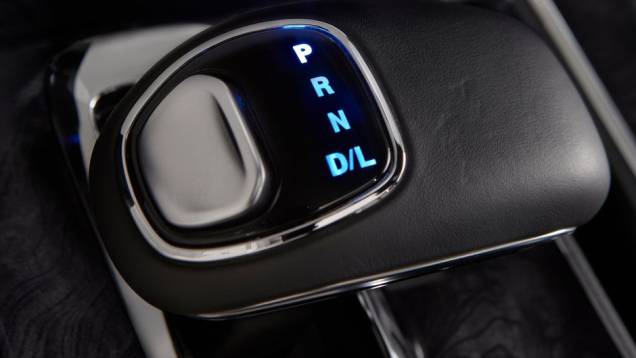 Preço de lançamento foi definido em US$ 32.295 | <a href="https://preprod.quatrorodas.abril.com.br/saloes/detroit/2013/chrysler-300c-motown-edition-730472.shtml" rel="migration">Leia mais</a> Preço de lançamento foi definido em US$ 32.295 | <a href="https://preprod.quatrorodas.abril.com.br/saloes/detroit/2013/chrysler-300c-motown-edition-730472.shtml" rel="migration">Leia mais</a>