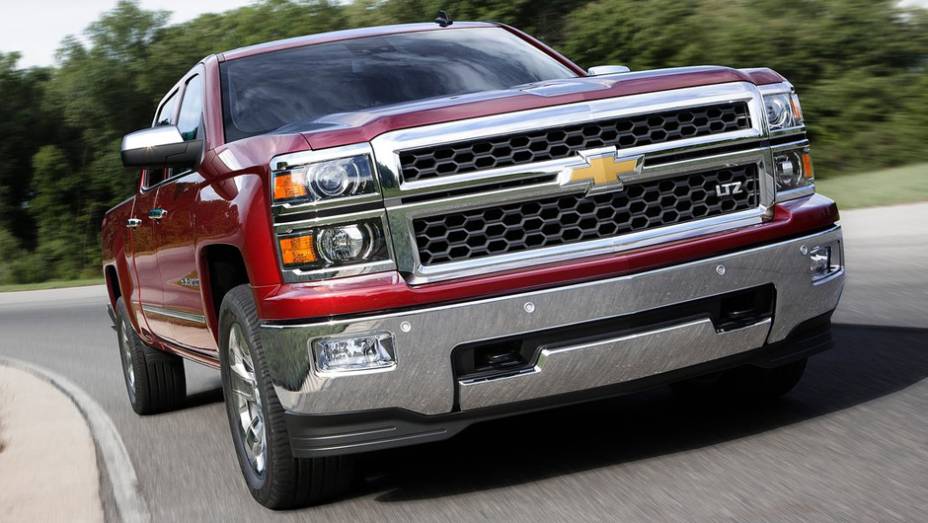 Símbolo da predileção dos americanos pelas picapes, a Silverado ganha cara nova | <a href="https://preprod.quatrorodas.abril.com.br/saloes/detroit/2013/chevrolet-silverado-730372.shtml" rel="migration">Leia mais</a>