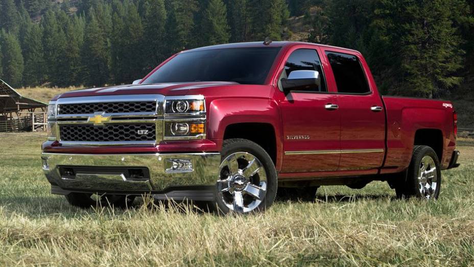 As linhas abrutalhadas continuam na nova gera&ccedil;&atilde;o | <a href="https://preprod.quatrorodas.abril.com.br/saloes/detroit/2013/chevrolet-silverado-730372.shtml" rel="migration">Leia mais</a>
