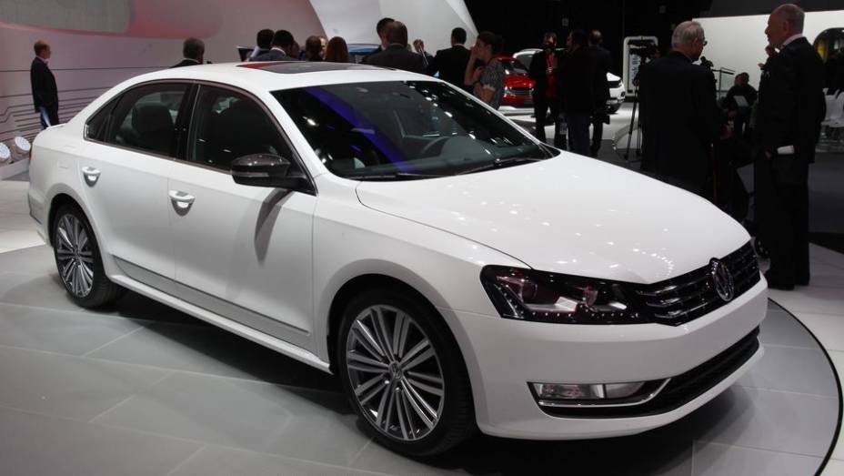 A Volkswagen mostrou uma versão Performance concept do Passat no Salão de Detroit | <a href="https://preprod.quatrorodas.abril.com.br/saloes/detroit/2013/passat-performance-concept-731010.shtml" rel="migration">Leia mais</a>