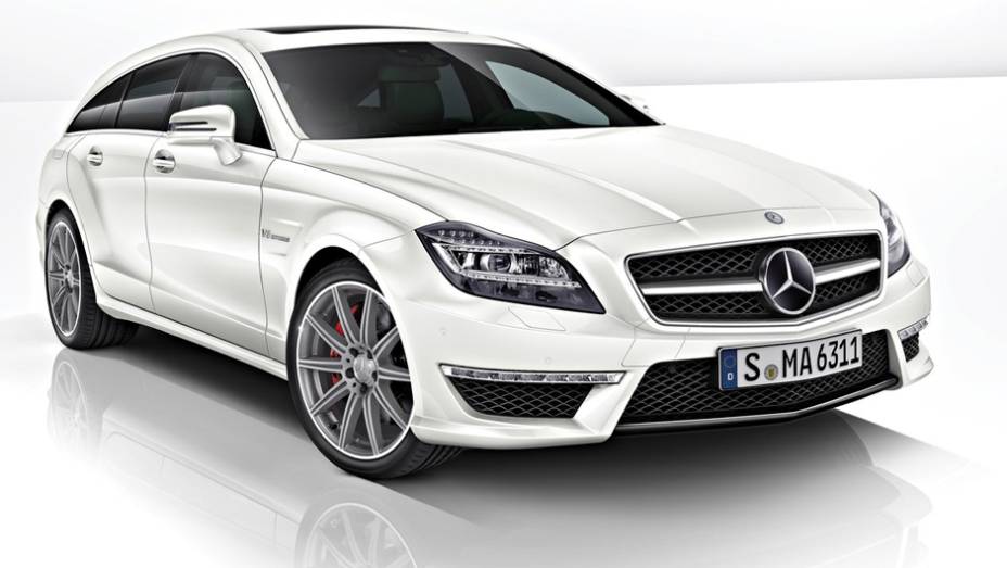 A Mercedes-Benz anunciou um ganho considerável de potência nos modelos CLS 63 AMG e Shooting Brake | <a href="https://preprod.quatrorodas.abril.com.br/saloes/detroit/2013/mercedes-benz-cls-63-amg-730585.shtml" rel="migration">Leia mais</a>