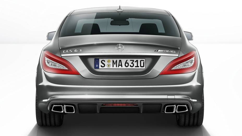 A CLS 63 AMG ganhou as mesmas atualizações de motor que a E63 AMG e agora passa a contar com um propulsor V8 de 5.5 litros biturbo | <a href="https://preprod.quatrorodas.abril.com.br/saloes/detroit/2013/mercedes-benz-cls-63-amg-730585.shtml" rel="migration">Leia mais</a>