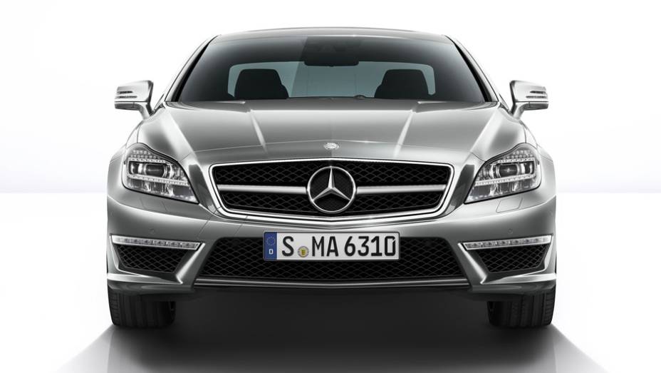 O cupê acelera de 0 a 100 km/h em 4.2 segundos | <a href="https://preprod.quatrorodas.abril.com.br/saloes/detroit/2013/mercedes-benz-cls-63-amg-730585.shtml" rel="migration">Leia mais</a>