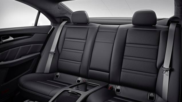 Ambas as versões oferecerão também uma variante 4MATIC S de 585 cavalos | <a href="https://preprod.quatrorodas.abril.com.br/saloes/detroit/2013/mercedes-benz-cls-63-amg-730585.shtml" rel="migration">Leia mais</a> Ambas as versões oferecerão também uma variante 4MATIC S de 585 cavalos | <a href="https://preprod.quatrorodas.abril.com.br/saloes/detroit/2013/mercedes-benz-cls-63-amg-730585.shtml" rel="migration">Leia mais</a>