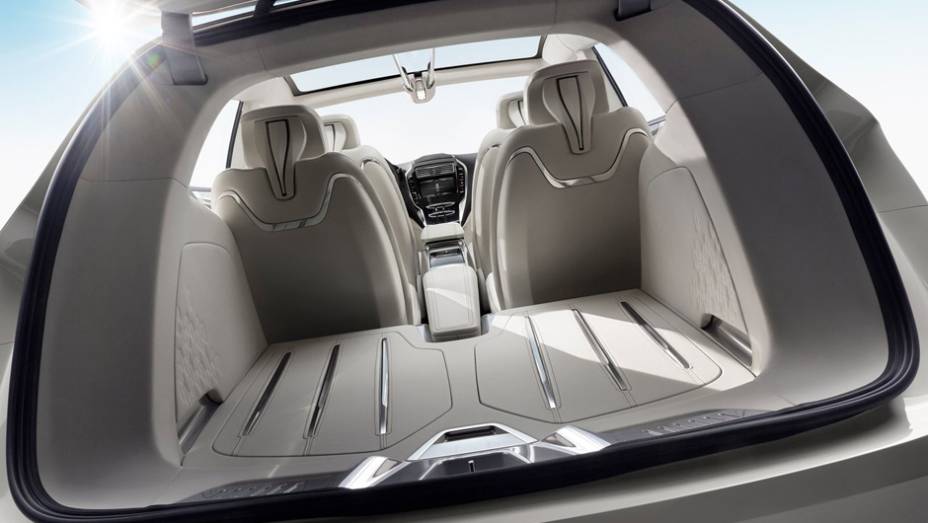 O MKC dever&aacute; ganhar uma vers&atilde;o de produ&ccedil;&atilde;o em breve | <a href="https://preprod.quatrorodas.abril.com.br/saloes/detroit/2013/lincoln-mkc-concept-730866.shtml" rel="migration">Leia mais</a>