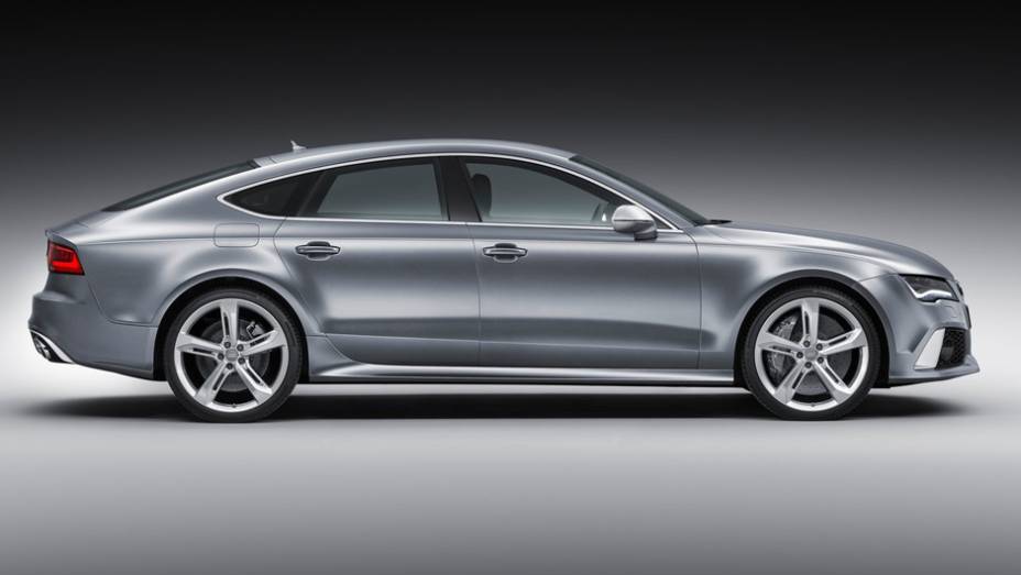O modelo, sexto da fam&iacute;lia RS da marca, chega para brigar com o BMW M6 Gran Coupe, tamb&eacute;m revelado no evento norte-americano | <a href="https://preprod.quatrorodas.abril.com.br/saloes/detroit/2013/audi-rs7-sportback-730961.shtml" rel="migration">Leia mais</a>