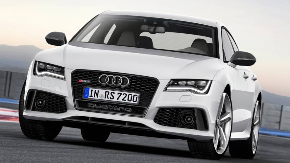 O RS7 Sportback vem equipado com motor 4.0 V8, já utilizado na terceira geração do RS6 Avant | <a href="https://preprod.quatrorodas.abril.com.br/saloes/detroit/2013/audi-rs7-sportback-730961.shtml" rel="migration">Leia mais</a>